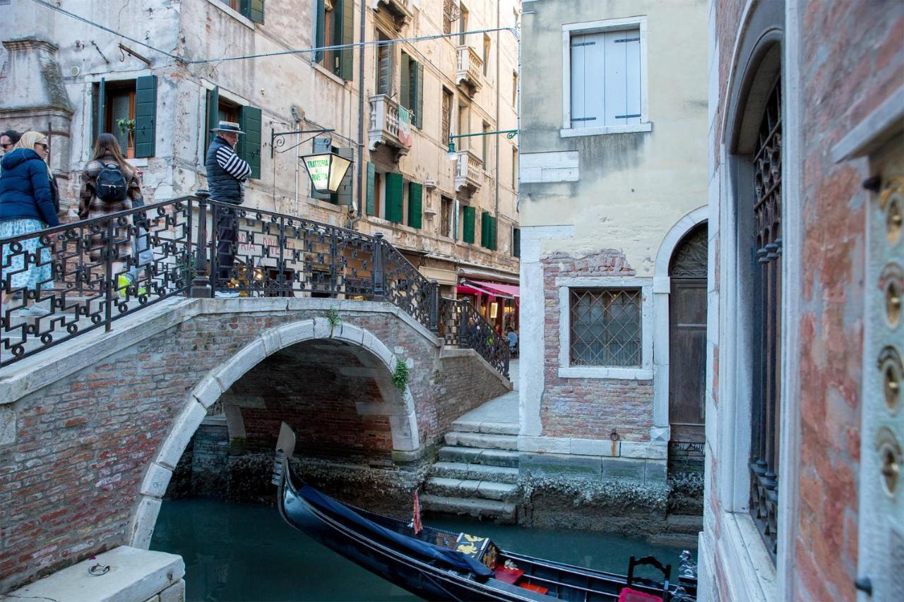 at 2 minutes from San Marco square Veneza Exterior foto